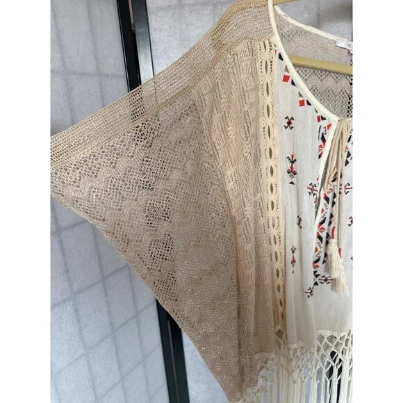 Miss Me Womens Large Beige Crochet Fringe Kimono BOHO Embroidered Details & Tass - Picture 5 of 7